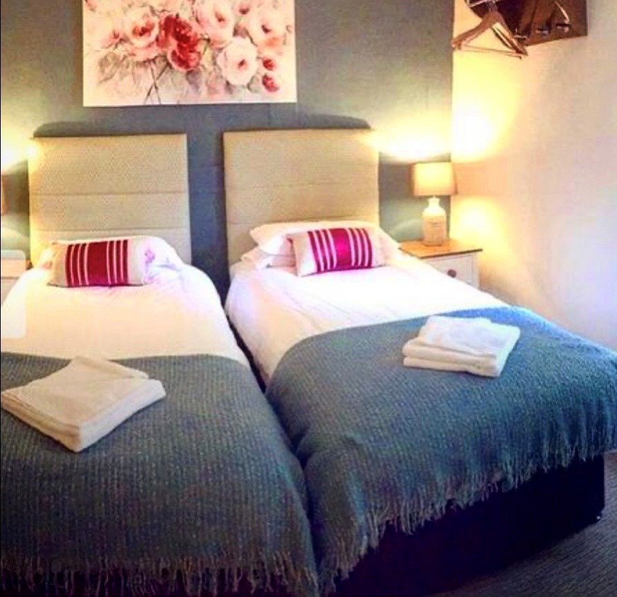 COACH AND HORSES INN - Updated 2023 Prices & B&B Reviews (Chepstow, Wales)