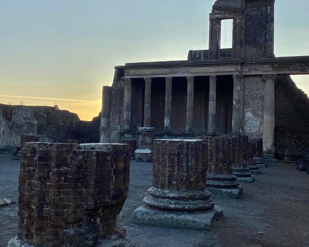 tours of pompeii with lello & co