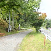 蓼科高原に向かうビーナスライン沿いにあります。