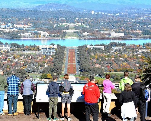 tours of canberra city