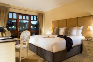 Room & Suite