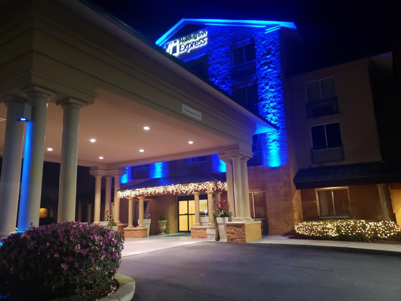 Hotel photo 3 of Holiday Inn Express & Suites Bluffton @ Hilton Head Area, an IHG hotel.