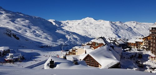 A room with a view! What a location.. right on the slopes, ski in and ski out - couldn't have asked for more.  Taken from our apartment at Cheval Blanc, Christmas Day 2019.