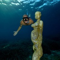 Snorkelling from Terza Spiaggia beach, the Museum area is signed by buoys on the surface.