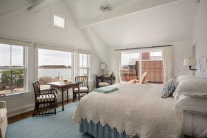 Room & Suite