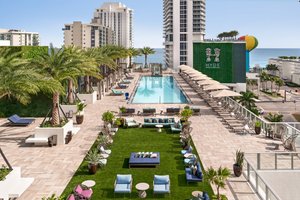 Pool & Beach