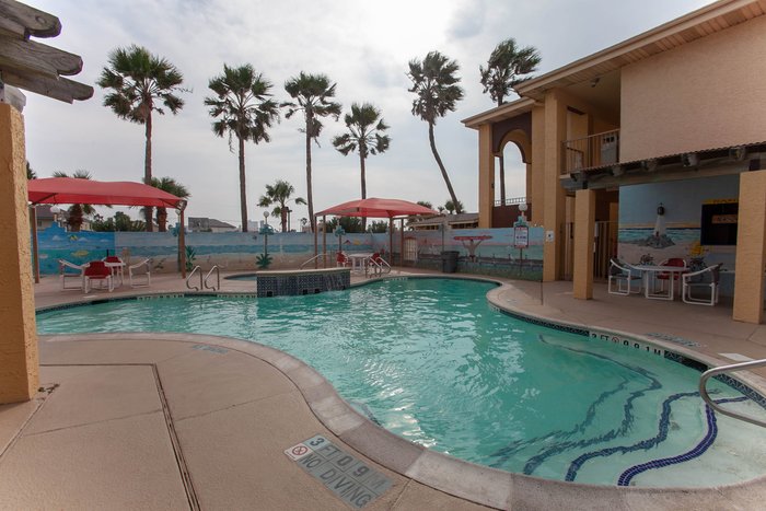 Ramada by Wyndham & Suites South Padre Island Pool Pictures & Reviews -  Tripadvisor