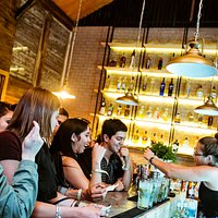 Las más amplia variedad de Piscos, Cervezas, Cocktails de autor y de Temporada