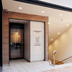 施設エントランス / Hotel entrance