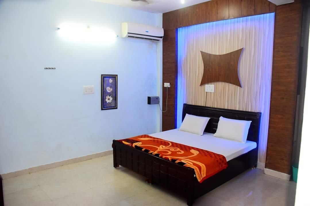 hotel sharma palace jhansi