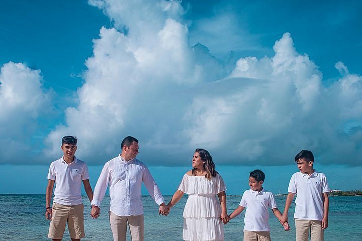 2024 (Playa del Carmen) Vacation Family Portraits in Playa del Carmen