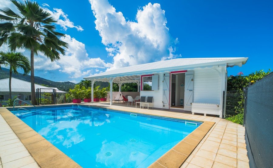 Réception et piscine commune
