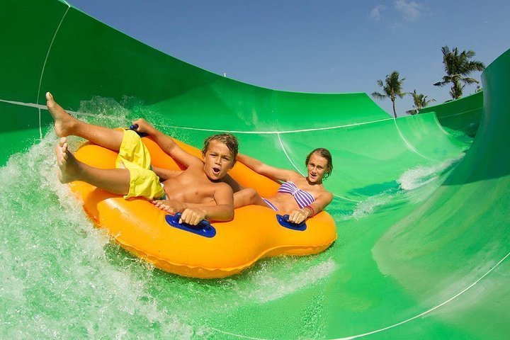 Tripadvisor ウォーターボム・バリの一日パスにプライベートホテル送迎、提供元：バリ サン ツアーズ クタ, インドネシア