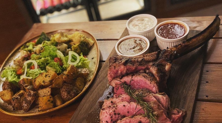 Tomahawk Steak