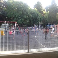 Plaza Intendente Casares: Barrio Palermo, Bs.As. 2020.