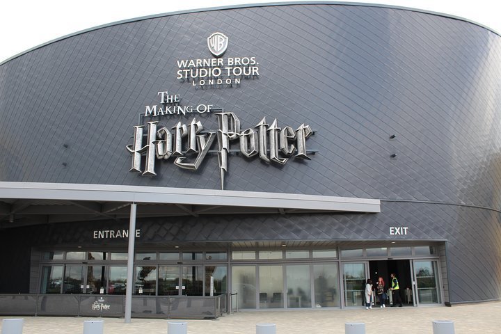 2023 Private Round-Trip Transfer: Central London to Harry Potter Warner  Bros Studio in Leavesden