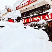 Devant Le Tonneau en début de saison. On vous attend !!!