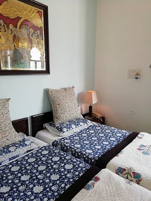 Hotel Bundi Haveli in Bundi, image may contain: Lamp, Furniture, Dorm Room, Bed