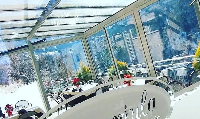 La nostra fantastica veranda sulla Valle del Bitto di Albaredo per San Marco. 
Inverno, primavera, estate e autunno  sempre all' aperto sei. 