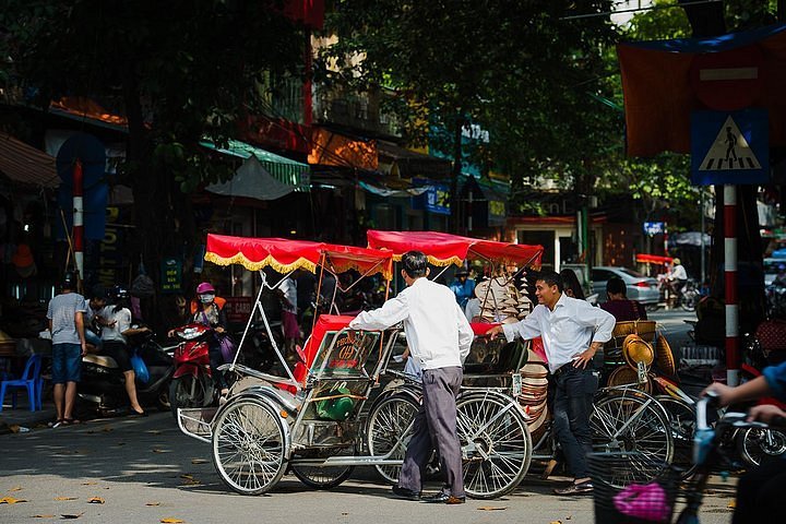 hanoi rickshaw tour