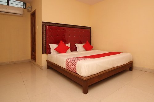 OYO 7343 AL SHAREEF PALACE - Hotel Reviews (Hyderabad, India)