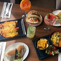Family meals are great when they’re @ Sabroso! Treat the family and reserve your table 01744 604479