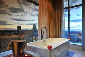 Radisson Blu Hotel Sandton, Johannesburg in Sandton, image may contain: Bathing, Tub, Bathtub, Penthouse