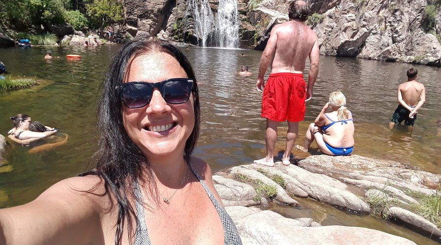 cascada Toro muerto, excelente lugar para ir a pasar el día entero. Podés tirarte desde lo alto si sos aventurero porque es profundo.