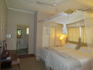 Room & Suite