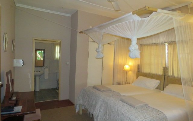Room 1 Twin room with ensuite bathroom