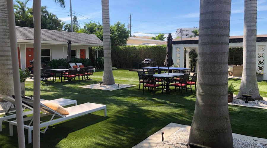Courtyard area at Captiva 1
