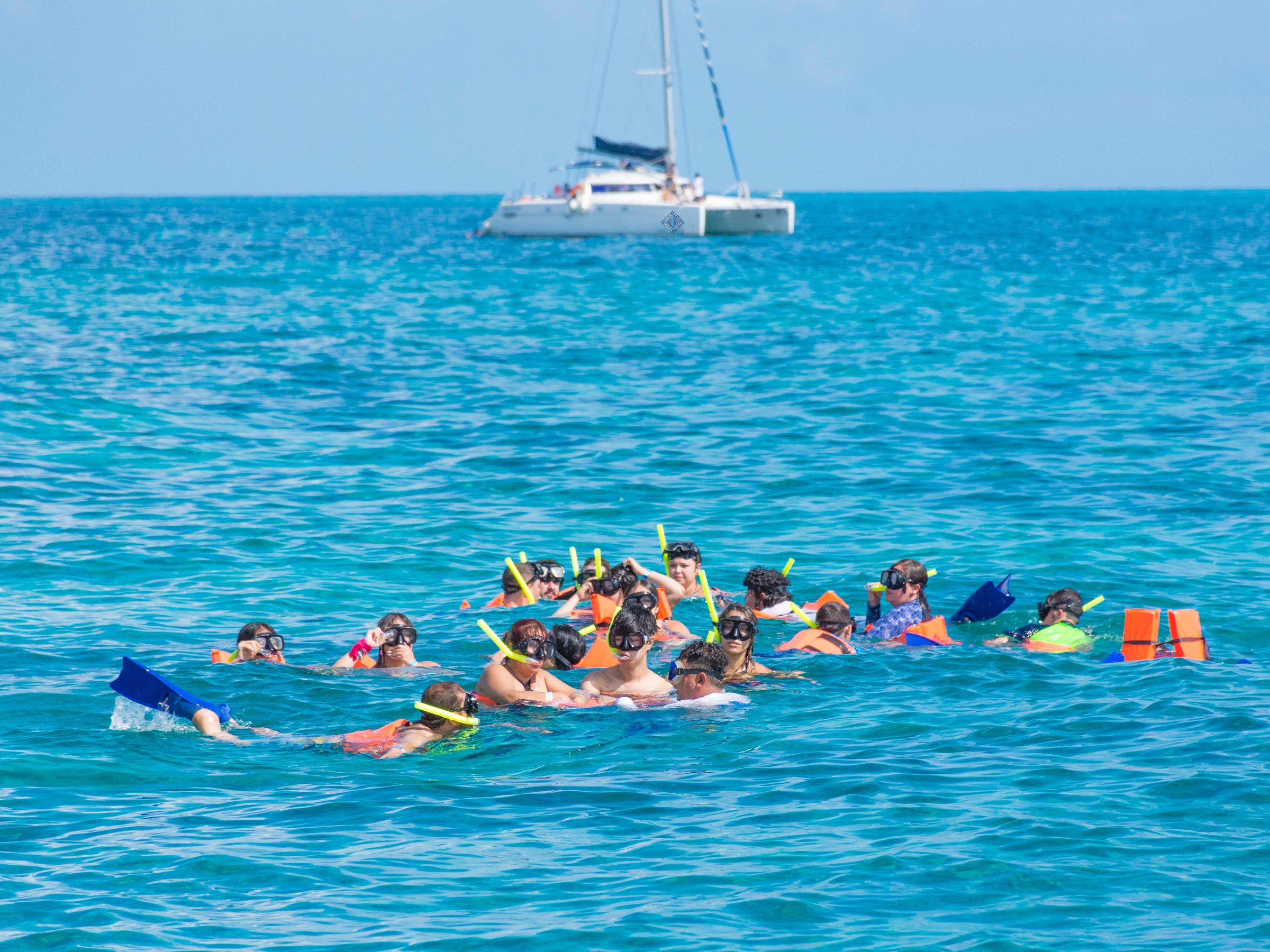 diamond bright catamaran cancun isla mujeres