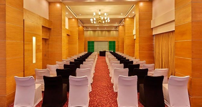Hotel photo 6 of Royal Orchid Central.