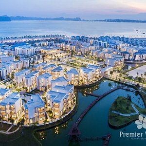 - Surrounded by Bai Chay beach, Ha Long Sun World Complex and Ha Long International Cruise Port, exclusively overlooking to Ha Long Bay
- Impressive outdoor beach garden
- Largest stunning swimming pools in the area with magnificent Ha Long Bay view