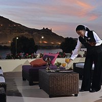 Take a break away from stress and enjoy your time at Al Qahwa Cafe. Where you'll relax and sit back enjoying your cup of freshly-brewed Mövenpick coffee or an exotic cocktail. Besides to smoking your favorite shisha.
Opening daily from 11:00 am till 11:00 pm exclusively at Mövenpick Resort Aswan!