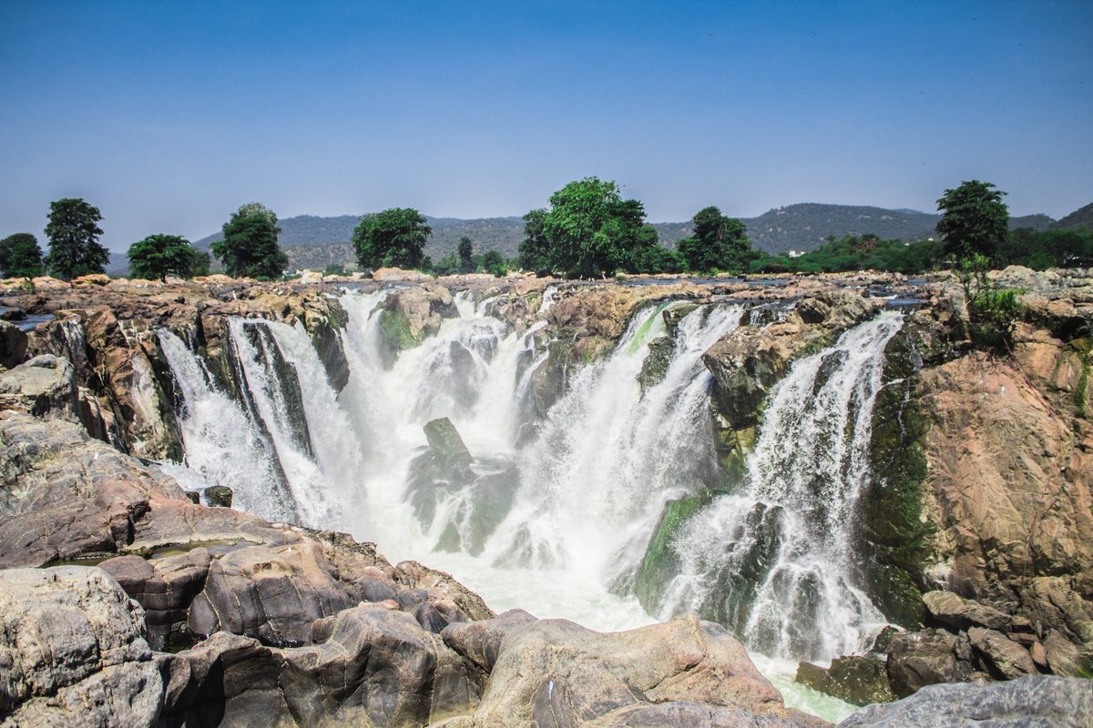 Hogenakkal Falls: A Breathtaking Natural Wonder in India