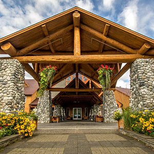 Our welcoming entrance at Talkeetna Alaskan Lodge.
