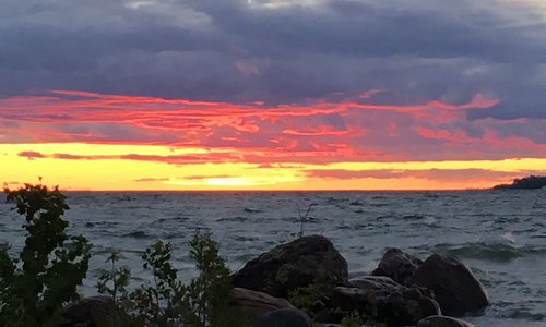 Breathtaking views of sunsets and sunrises. Perfect to balance your energy.