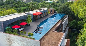Cross Chiang Mai Riverside Resort in Chiang Mai, image may contain: Pool, Water, Swimming Pool, Villa