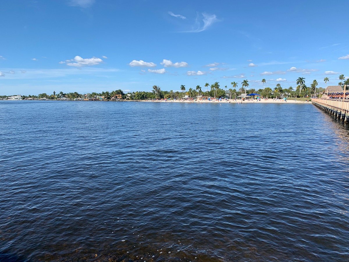 yacht club beach cape coral open