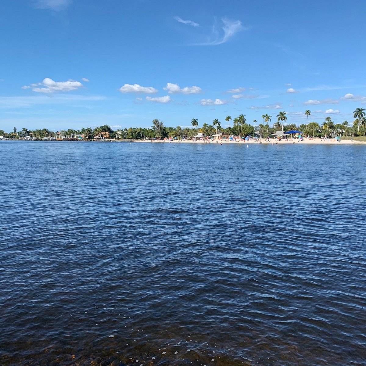 is cape coral yacht club beach open to public