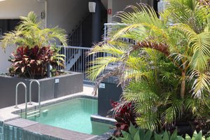 Pool & Beach