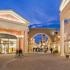 CASTEL ROMANO DESIGNER OUTLET (Rome) - All You Need to Know BEFORE You Go