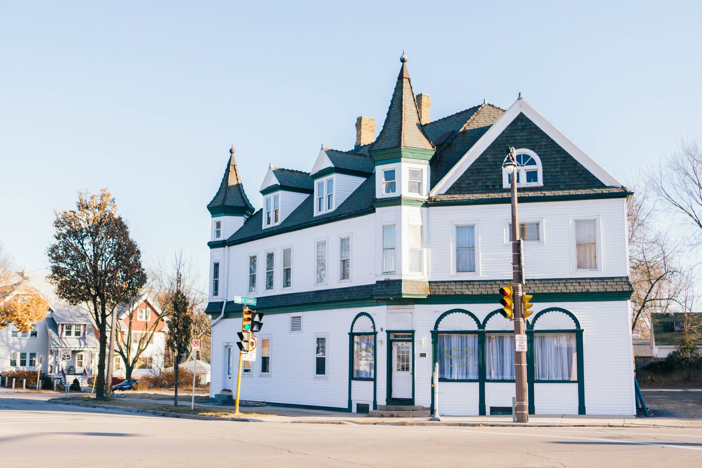 THE WHITE HOUSE BAY VIEW Milwaukee Bay View Restaurant Reviews Photos Phone Number Tripadvisor