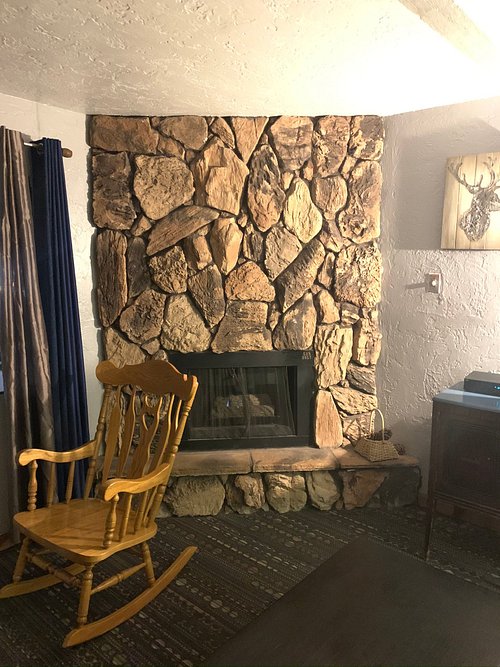 BIG BEAR VILLAGE LODGE (BIG BEAR LAKE, CALIFÓRNIA): 43 fotos