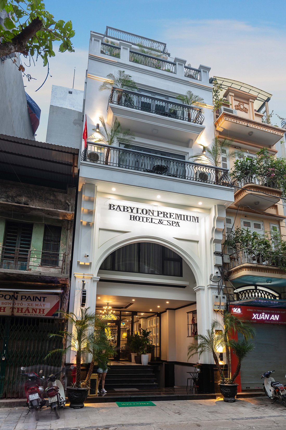 ‪Babylon Premium Hotel &amp; Spa‬، فندق في هانوي
