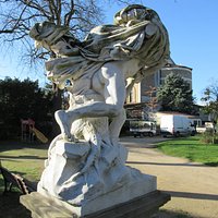 Détail de la statue