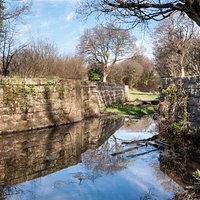 This is the 'Graving Dock, a form of lock that also functioned as a dry dock to allow the repair of barges.