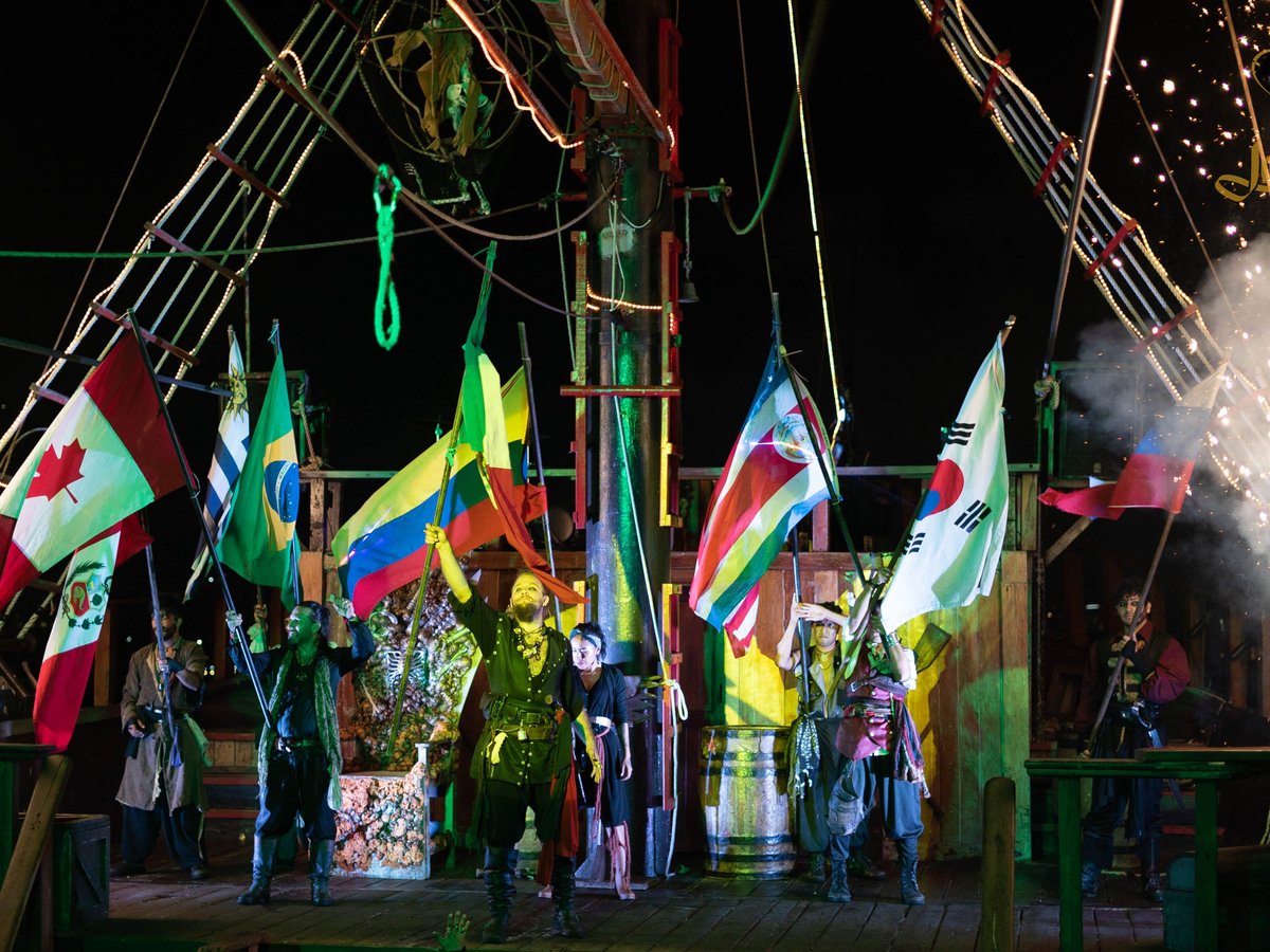 Cancun Jolly Roger Pirate Ship Night Show Including Dinner 2024