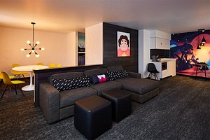 Cartoon Network Hotel - Tanner Furniture